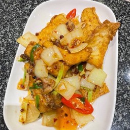 ปลากะพงผัดพริกหอม S