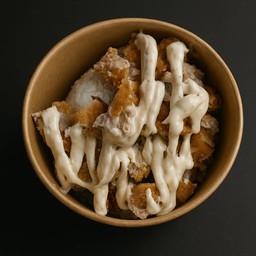 ข้าวไก่ทอดซอสซาวครีม