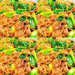 ผัดซีอิ๊ว เส้นหมี่ หมู