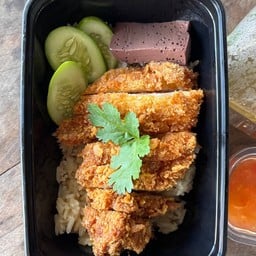 ข้าวมันไก่ ต้าวมันไก่(หน้าร้านขวัญใจไททำ)