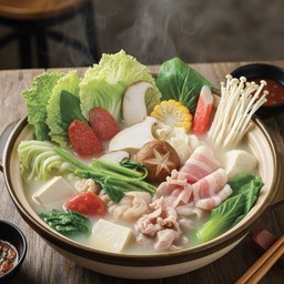 ซุปกระดูกหมูต้มพร้อมทาน 煮好猪骨汤