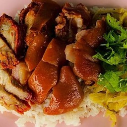 ข้าวคากิ+หมูกรอบ