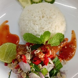 ข้าวราดยำปลากระป๋อง