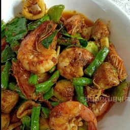 ข้าวเครื่องแกงทะเล