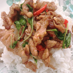 ข้าวกระเพราหมูชิ้น