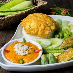 ข้าวน้ำพริกไข่ปู