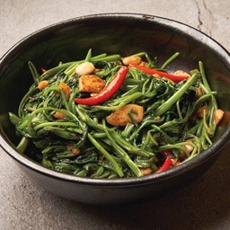 ผัดผักบุ้งไฟแดง