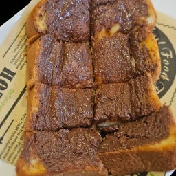 ขนมปังปิ้งเนยนูเทลล่า