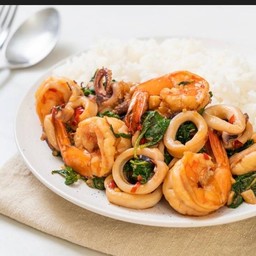 ข้าวกะเพราทะเล