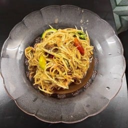 แม่นี ส้มตำ ขายของชำ