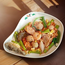 เย็นตาโฟคั่วไข่รวมมิตร