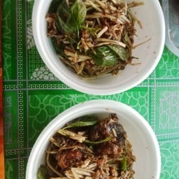 ร้านยำกบคุณเป็นต่อ