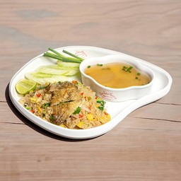 ข้าวผัดปลาสลิดพริกสด