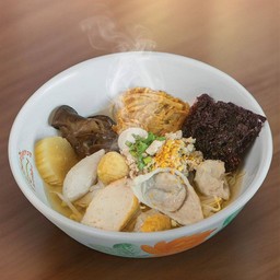 ก๋วยเตี๋ยวเครื่องทรงเผือกกะทิทอดสาหร่ายหมูสับ