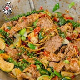 มาม่าผัดฉ่าเนื้อ