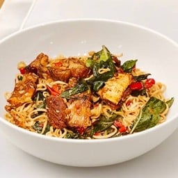 กะเพราสองพี่น้อง เอกมัย