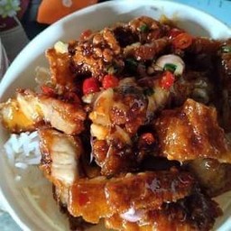 สามชั้นกรอบผัดพริกเกลือ (ฉ่ำโบ๊ะ)