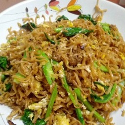 มาม่าผัดไข่