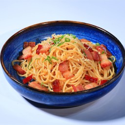 สปาเก็ตตี้เบคอนพริกแห้ง