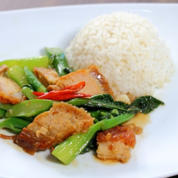 คะน้าหมูกรอบ