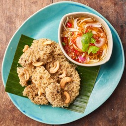 ยำปลาสลิดฟู & น้ำยำมะม่วง