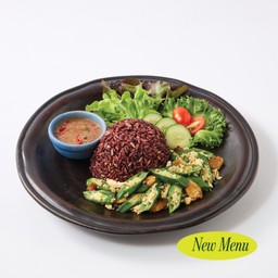 ข้าวกระเจี๊ยบผัดไข่น้ำพริกกะปิ