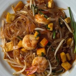 รวยเด็ดผัดกะเพรา-ผัดไทย