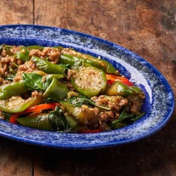 ผัดมะเขือยาวโหระพาหมูสับ