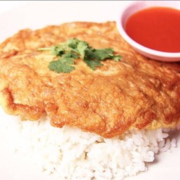 rice with omelet ข้าวไข่เจียว
