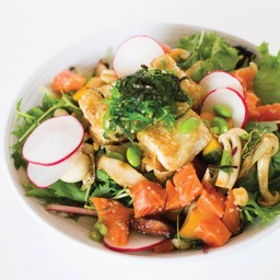 สลัดเต้าหู้แซลมอนสาหร่ายสามชนิด