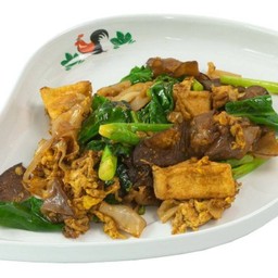 เส้นใหญ่ผัดซีอิ๊วเต้าหู้และเห็ด