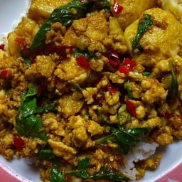 กะเพราหมูสับ+เต้าหู้ไข่ (ราดข้าว)