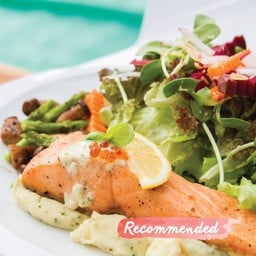 สลัดแซลมอนย่าง