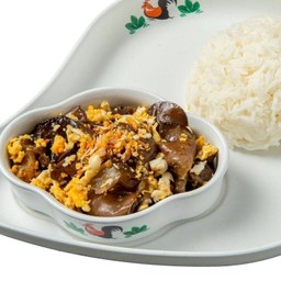 ข้าวเห็ดหูหนูคั่วไข่ (มังสาวิรัต)