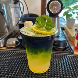 ชาเขียวน้ำผึ้งมะนาว