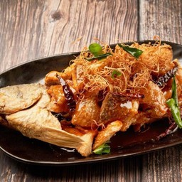 ปลากะพงราดซอสมะขาม ตะไคร้กรอบ