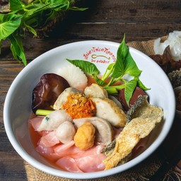 เย็นตาโฟเครื่องทรง