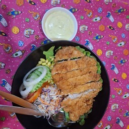 chicken crispy salad สลัดไก่ทอดกรอบ