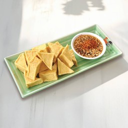 เต้าหู้ทอดกับซอสมะขาม