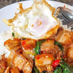 ข้าวกระเพราหมูกรอบ