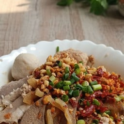 ก๋วยเตี๋ยวต้มยำเจ๊จิณณ์ เจ๊จิณณ์ วิภาวดี