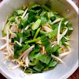 ก๋วยเตี๋ยวเรือยกซด-สันโค้งน้อย