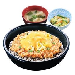 ข้าวหน้าไก่สับโซโบโระชีสลาวา และชุดสุดคุ้ม