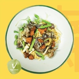 สปาเกตตี้ - คาโบนาร่าเนื้อบดและเห็ดแพลนต์เบสต์ เจ