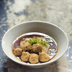 ก๋วยเตี๋ยวน้ำข้นลูกชิ้นเนื้อ(ลูกชิ้นเนื้อล้วน)