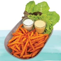 มันหวานทอดเสิร์ฟคู่กับน้ำสลัดโฮมเมด