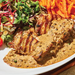 สเต็กไก่ย่างครีมซอสทรัฟเฟิลบรั่นดี