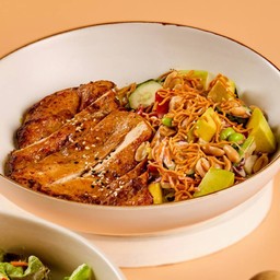 สลัดครันชีอาโวคาโด เสิร์ฟพร้อมน้ำสลัดงาดำพรีเมียมญี่ปุ่น