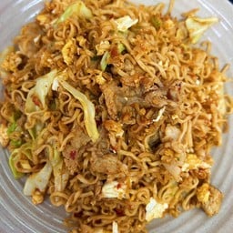 ส้มตำรถเข็นแดง(แยกยูเม๊ะ)