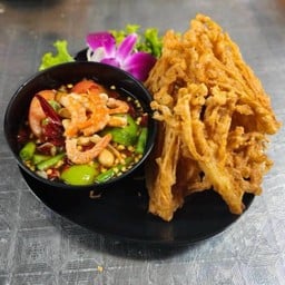 ตำไทยเห็ดเข็มทองทอดกรอบ